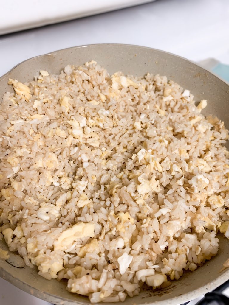 Easy to make fried rice on a serving bowl
