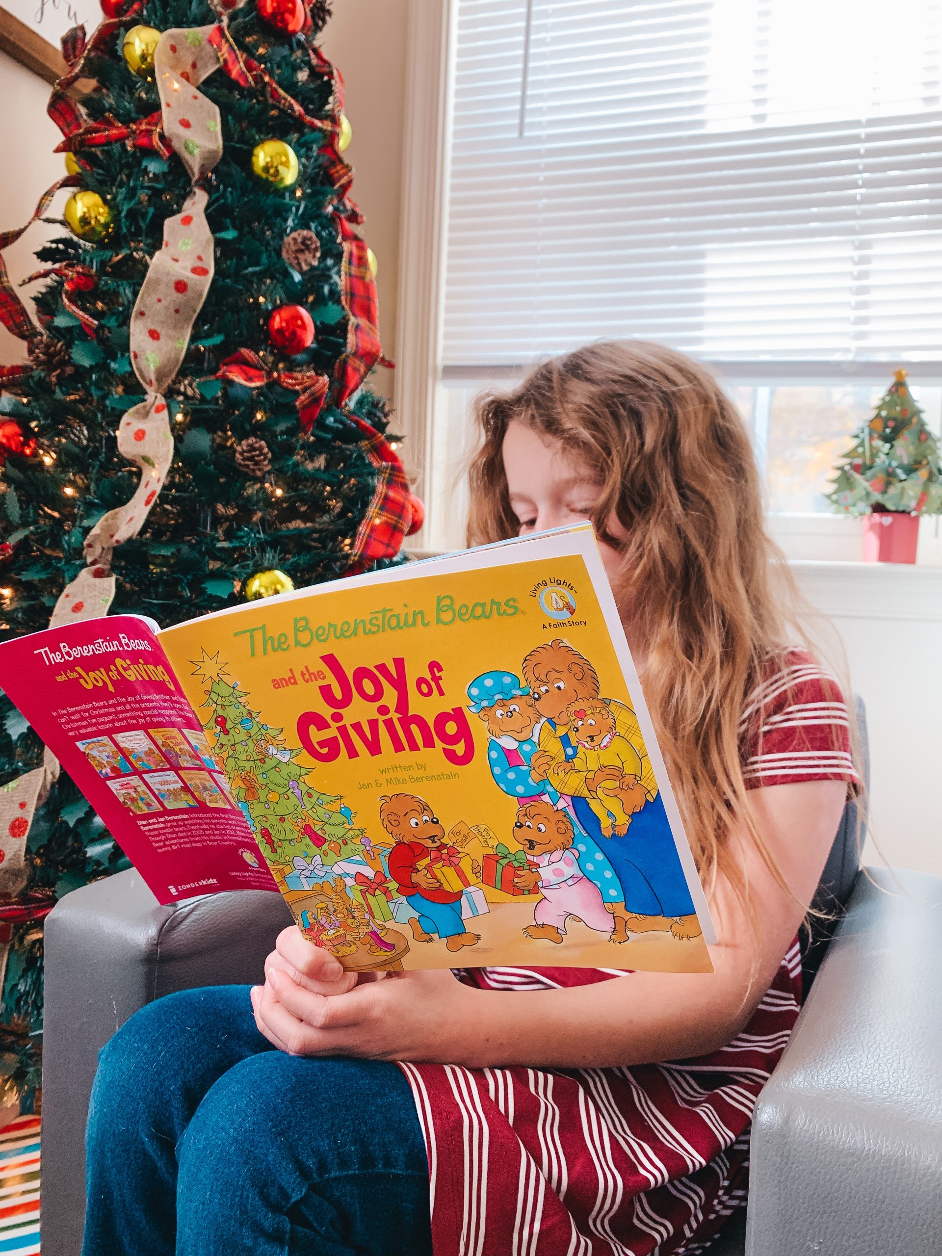 child reading Children's Christmas Story Books