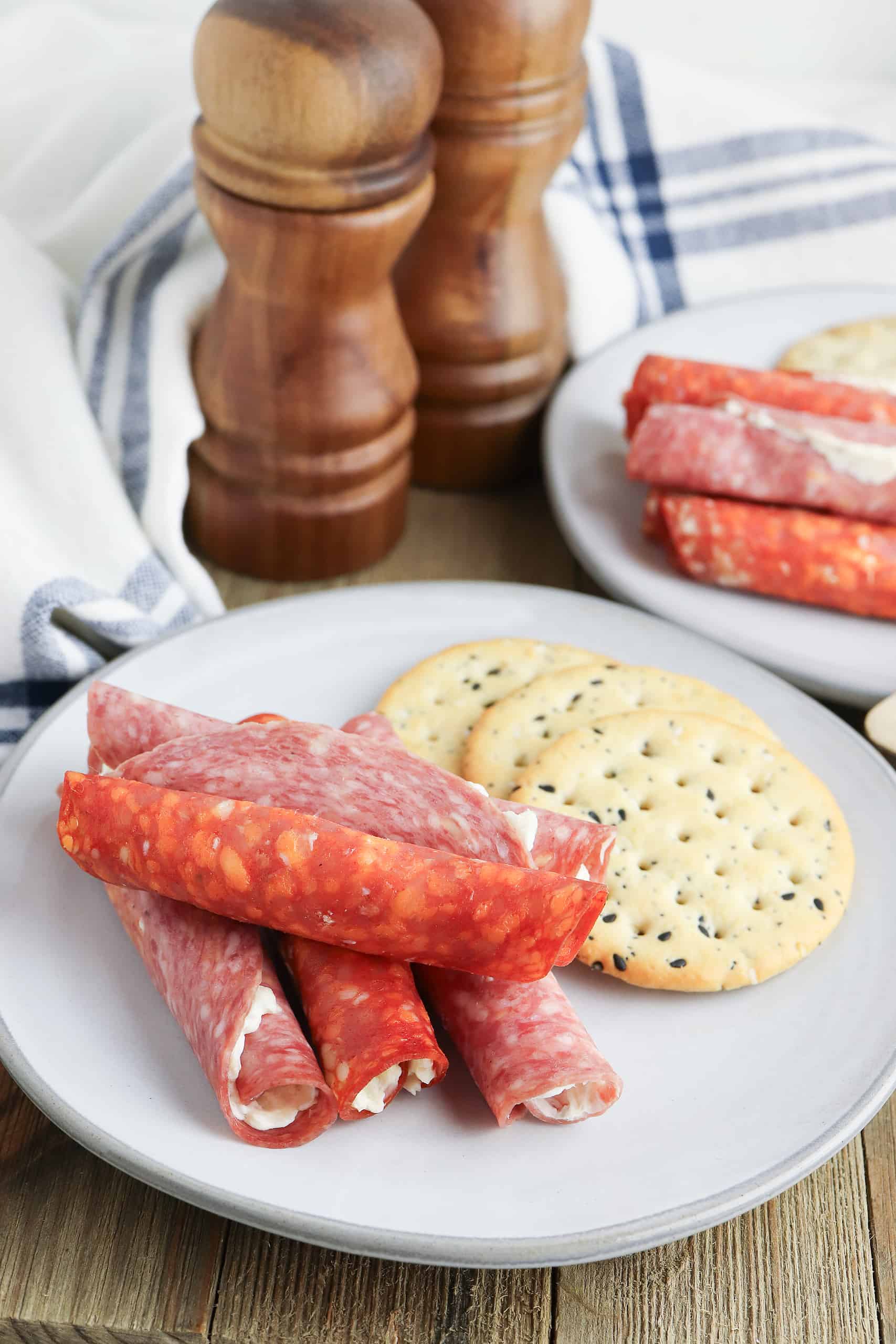 10 Minute Pepperoni Cream Cheese Roll Ups